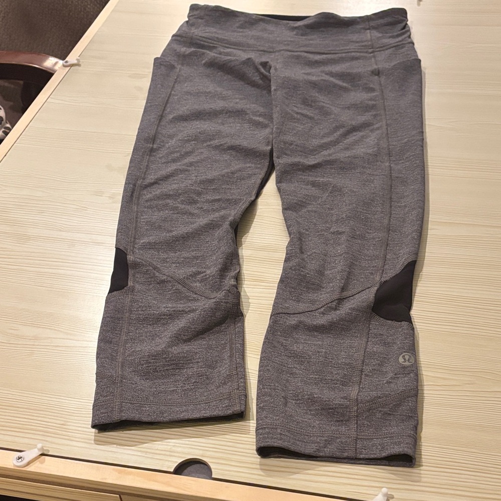 Lululemon Athletica Heathered Gray Capris